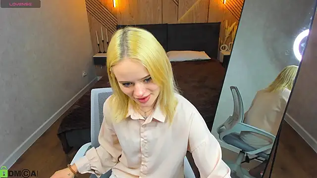 Tessa Ashe online show from 03-25-26, 09:26