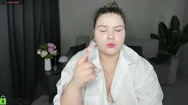 Snapshot of SofiRoce chatting on 07-29-26, 05:05 SofiRoce online show from 07-29-26, 05:05