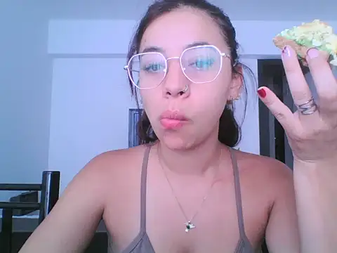 Nanuchis online show from 02-27-26, 12:38