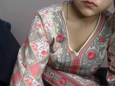 Aani 0 online show from 04-19-26, 04:12