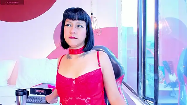 Valkiria wine online show from 04-15-26, 01:07