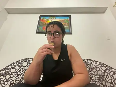 yassiestar online show from 04-22-26, 05:36