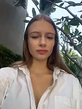 ViviennMur online show from 03-04-26, 08:09