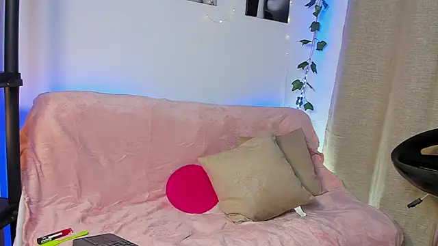 Rebeca Marchetti online show from 03-14-26, 08:47