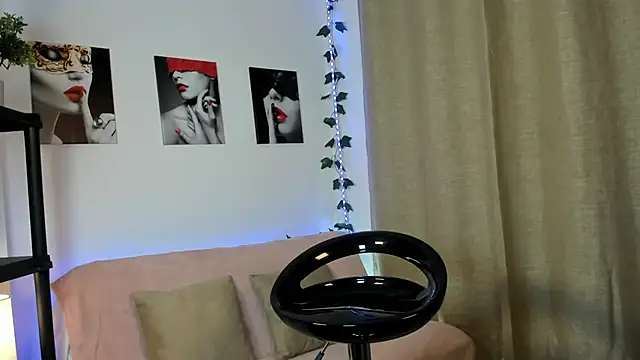 Rebeca Marchetti online show from 04-17-26, 08:45