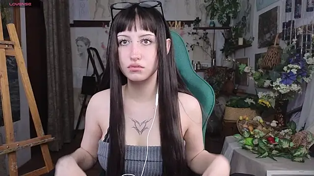 EffieMeowley online show from 04-21-26, 12:33