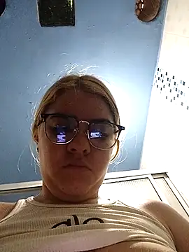 single kitten online show from 03-30-26, 12:28