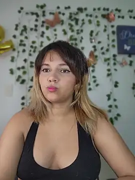 aurora bela online show from 04-21-26, 09:28