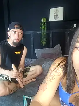 Snapshot of Rommen_N_Zoe chatting on 03-28-26, 10:31 Rommen N Zoe online show from 03-28-26, 10:31
