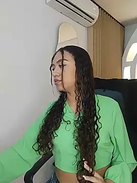 Snapshot of ritzabeth_daniel chatting on 07-25-26, 02:53 ritzabeth daniel online show from 07-25-26, 02:53