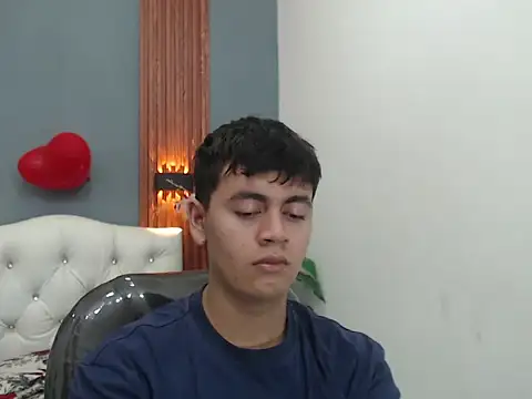 Thiago saenzz online show from 03-06-26, 05:31