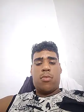 luis230436 online show from 04-22-26, 04:15