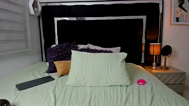 Tiana moon online show from 05-15-26, 10:50