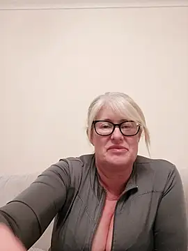 Snapshot of FlirtyFleur-x chatting on 04-04-26, 07:55 FlirtyFleur-x online show from 04-04-26, 07:55