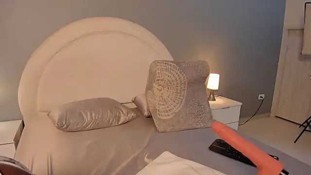 zoepinkett online show from 03-27-26, 03:56