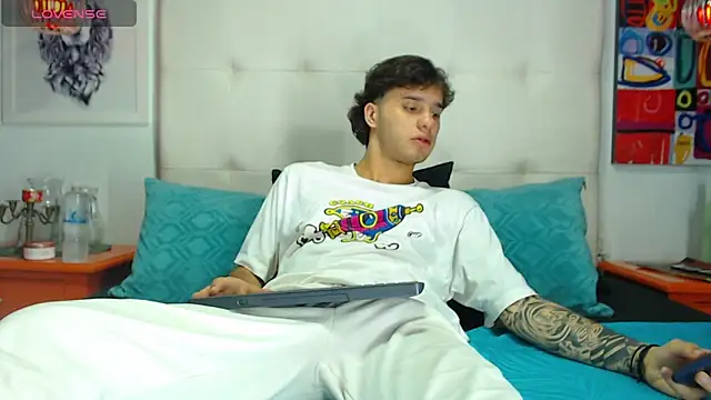 EXCLUSIVE8 online show from 03-19-26, 04:38