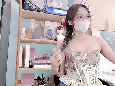 RG Lenalyy online show from 06-15-26, 05:42