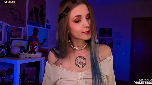 Snapshot of violettess chatting on 06-16-26, 05:04 violettess online show from 06-16-26, 05:04