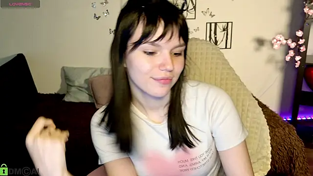 Snapshot of JanetCensley chatting on 05-18-26, 09:37 JanetCensley online show from 05-18-26, 09:37