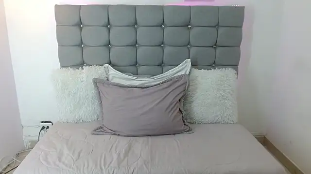 Luna vixen1 online show from 03-03-26, 06:58