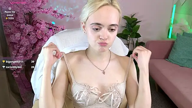 Bambi Bloom online show from 03-27-26, 08:26