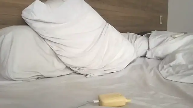 Snapshot of thierrinho8148 chatting on 07-30-26, 07:46 thierrinho8148 online show from 07-30-26, 07:46