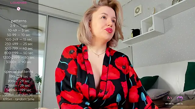 crowned goddess online show from 03-25-26, 01:33