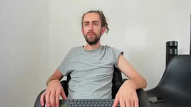 Jean And PaulXL online show from 07-07-26, 09:19