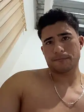 Snapshot of David-latinlover chatting on 05-12-26, 03:58 David-latinlover online show from 05-12-26, 03:58