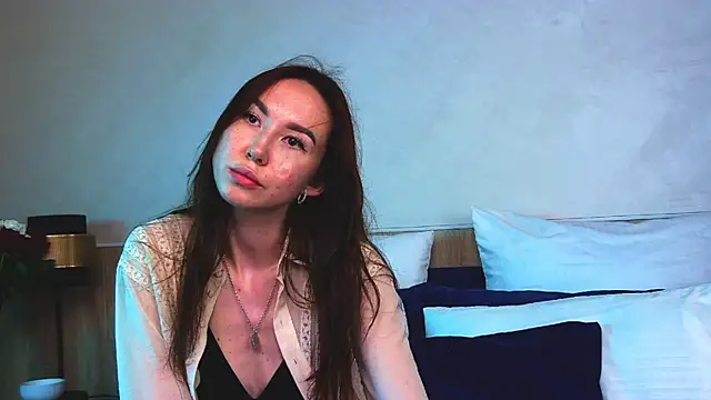 EmilyGray   online show from 06-22-26, 07:38