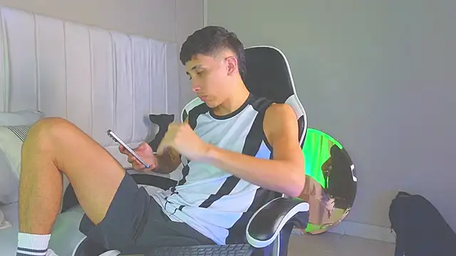 Rome cortes online show from 04-22-26, 08:43