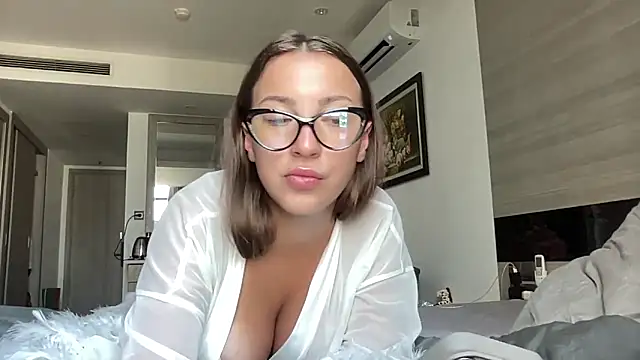 Snapshot of Kit_kata chatting on 03-27-26, 02:28 Kit kata online show from 03-27-26, 02:28