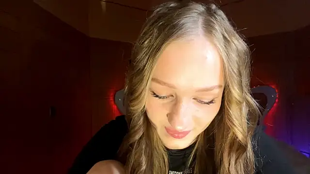 Anika Socutehe online show from 04-15-26, 07:43