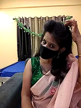 Snapshot of Tinaa_baby chatting on 05-03-26, 10:10 Tinaa baby online show from 05-03-26, 10:10