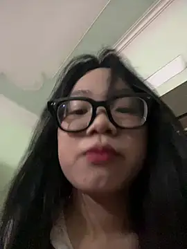 Leeeeiu online show from 05-27-26, 03:20