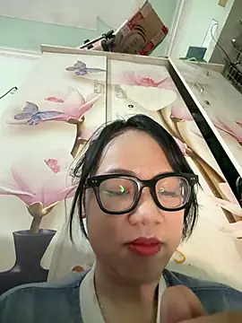 Leeeeiu online show from 07-22-26, 03:15