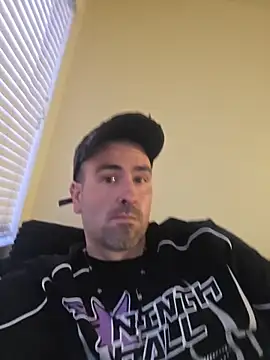 Biggbaddwulf7 online show from 04-05-26, 01:30