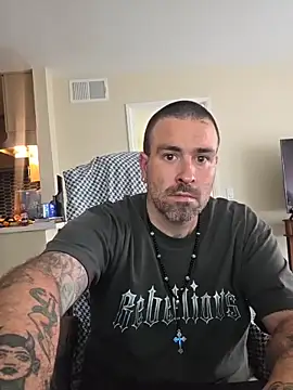 Biggbaddwulf7 online show from 05-05-26, 06:27
