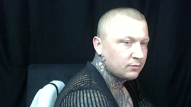 Snapshot of devilWithTats chatting on 04-23-26, 12:29 devilWithTats online show from 04-23-26, 12:29