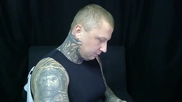 Snapshot of devilWithTats chatting on 05-19-26, 11:38 devilWithTats online show from 05-19-26, 11:38