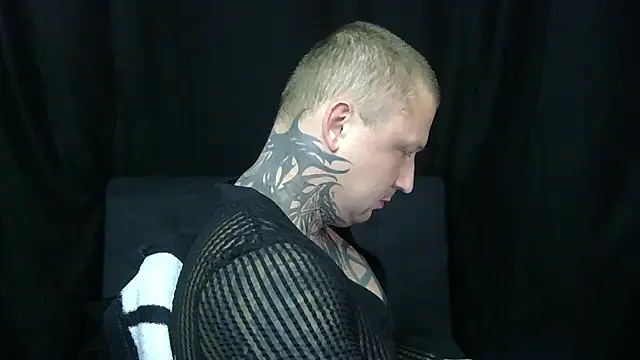 Snapshot of devilWithTats chatting on 05-21-26, 12:12 devilWithTats online show from 05-21-26, 12:12