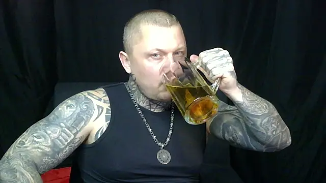 Snapshot of devilWithTats chatting on 06-05-26, 01:39 devilWithTats online show from 06-05-26, 01:39