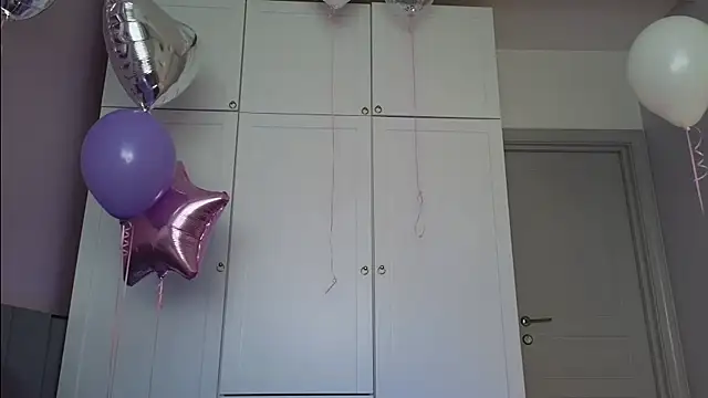 Snapshot of AliceTease chatting on 04-19-26, 09:41 AliceTease online show from 04-19-26, 09:41