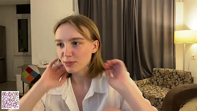 Snapshot of Lolatatee chatting on 05-14-26, 06:15 Lolatatee online show from 05-14-26, 06:15