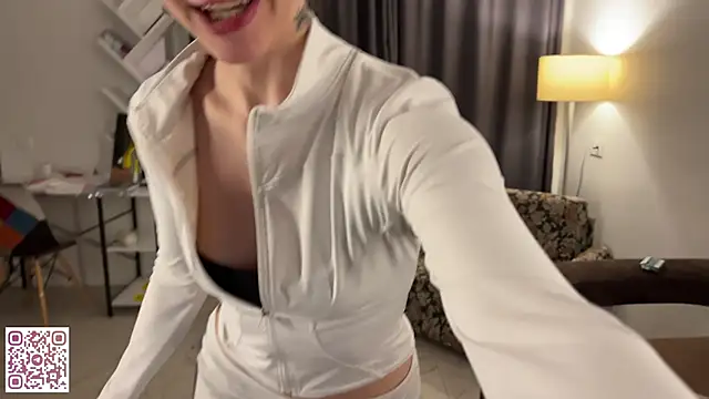 Snapshot of Lolatatee chatting on 05-15-26, 05:31 Lolatatee online show from 05-15-26, 05:31