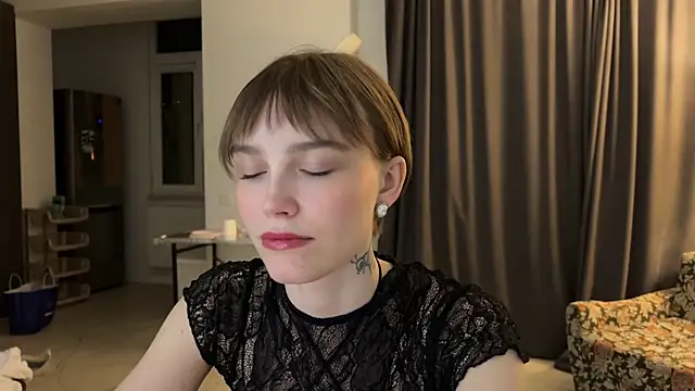 Snapshot of Lolatatee chatting on 05-31-26, 06:42 Lolatatee online show from 05-31-26, 06:42