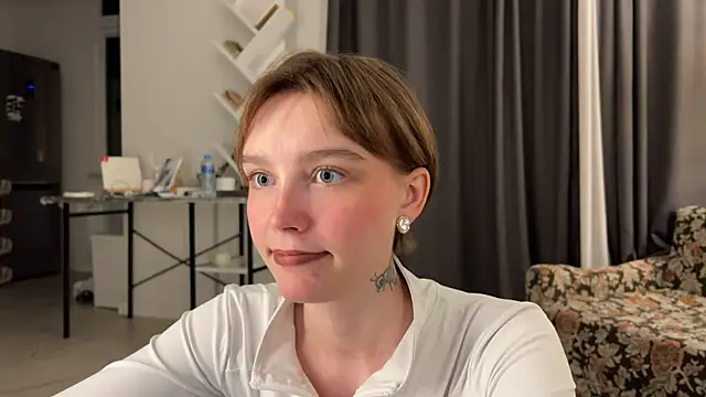 Snapshot of Lolatatee chatting on 06-04-26, 05:19 Lolatatee online show from 06-04-26, 05:19