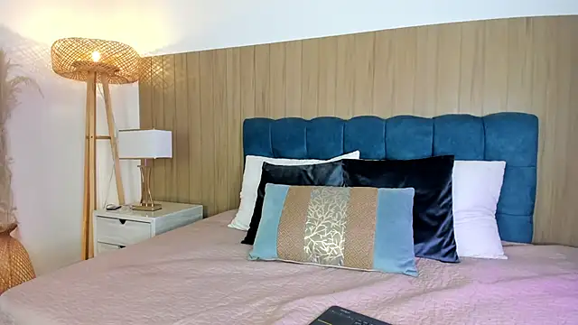 missprada  online show from 04-01-26, 11:55