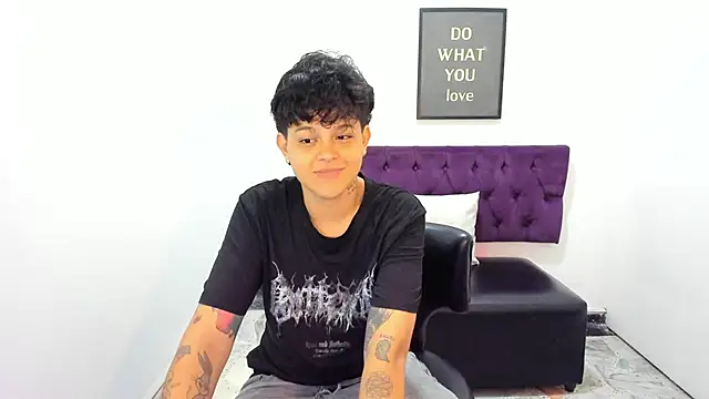 Snapshot of TomBoy_Natali chatting on 05-12-26, 11:07 TomBoy Natali online show from 05-12-26, 11:07