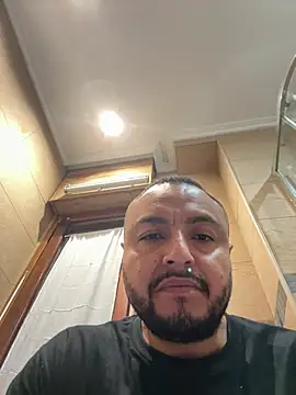 Snapshot of alexandeerr1986 chatting on 07-27-26, 12:56 alexandeerr1986 online show from 07-27-26, 12:56